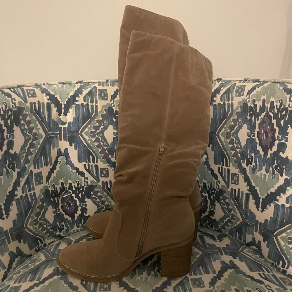 Universal Thread Heeled Boots Faux Suede Beige Tan